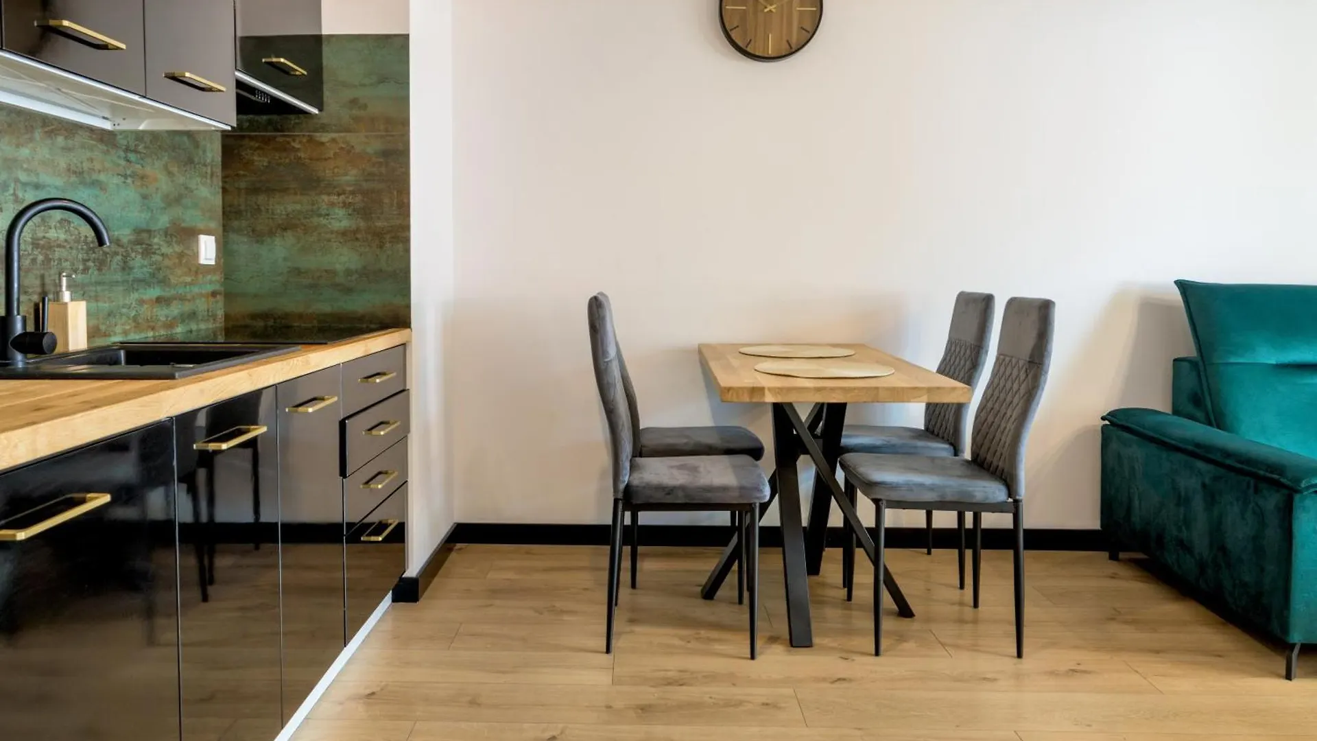 Rentplanet - Apartamenty Czysta 브로츠와프 아파트