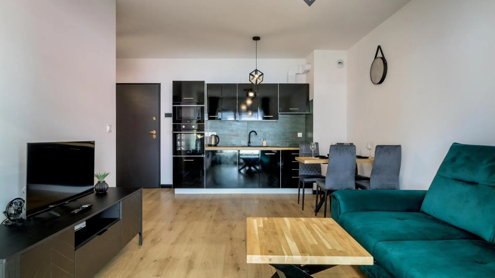 Rentplanet - Apartamenty Czysta 브로츠와프