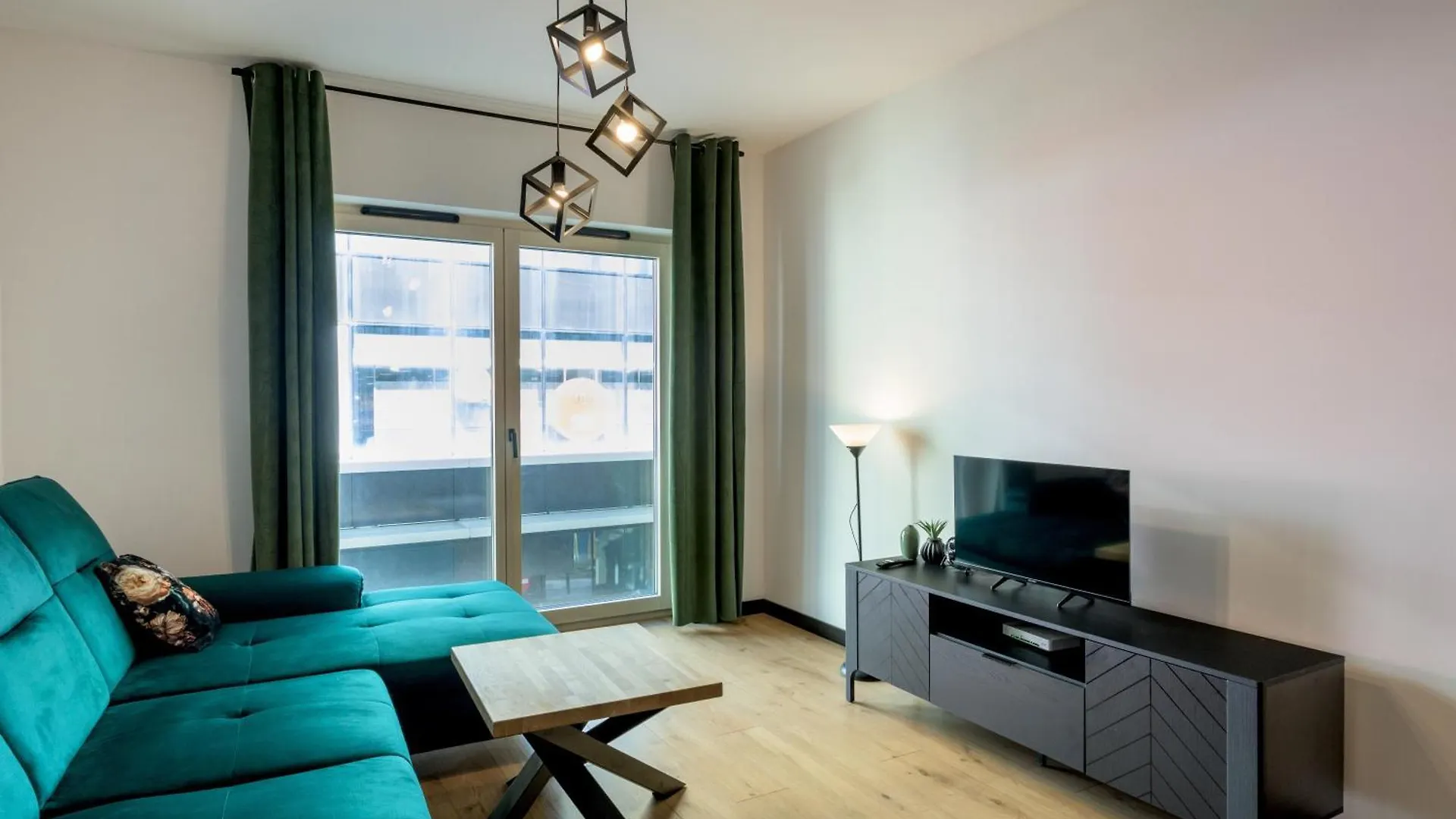 Rentplanet - Apartamenty Czysta 브로츠와프 아파트